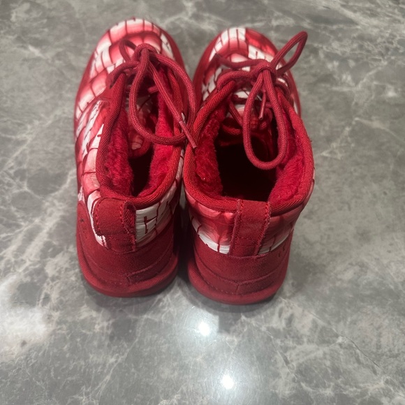 UGG NEUMEL LTA WAVELENGTH CHUKKA SAMBA RED/ WHITE SZ 9 MEN’S BOOTS 1137392 $141 - Picture 5 of 6